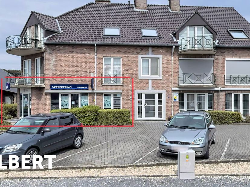 Vous cherchez un bureau spacieux et moderne dans la ville animée de Bilzen ? Ne cherchez plus car nous avons le bien immobilier idéal pour vous ! Situ