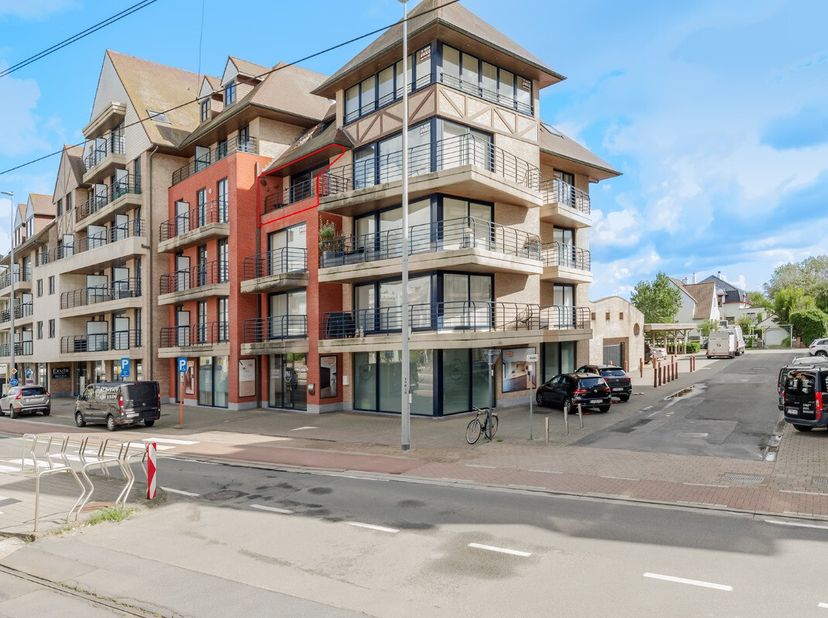 Appartement récent à vendre situé dans le centre de Saint-Idesbald / Coxyde A vendre : bel appartement de 2 chambres à coucher à Sint-Idesbald. Situé
