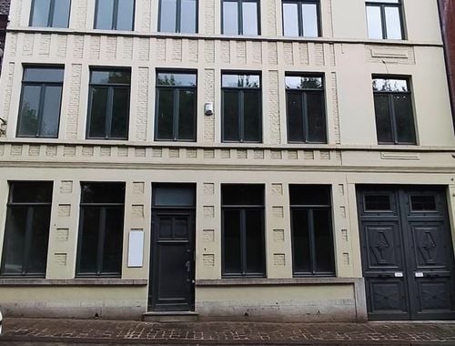                                         Kantoorruimte te koop in Mons, € 700.000
