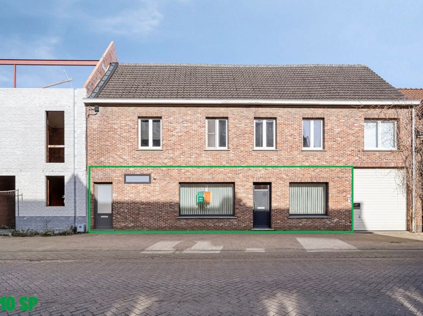 Instapklaar gelijkvloers appartement in het centrum van Westmeerbeek.&lt;br /&gt;
Dit charmante gelijkvloerse appartement in het hart van Westmeerbeek is ge
