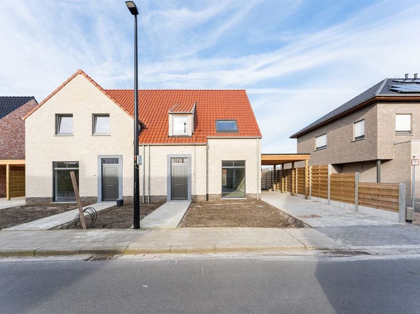 Geniet nu nog van aankoop onder 6% BTW*! Laatste woning! Dit stijlvolle nieuwbouwproject in Waardamme bestaat uit 4 woningen in landelijke en moderne