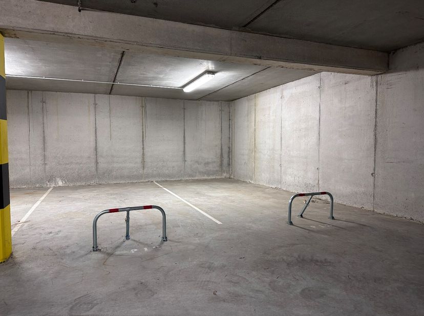 Garage à vendre
                    à 8470 Gistel