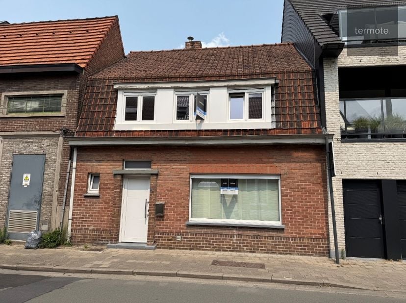 Deze eigendom is gelegen op wandelafstand van het station en en het centrum.&lt;br /&gt;
De woning werd recent (groten)deels gerenoveerd : ramen, rolluiken,