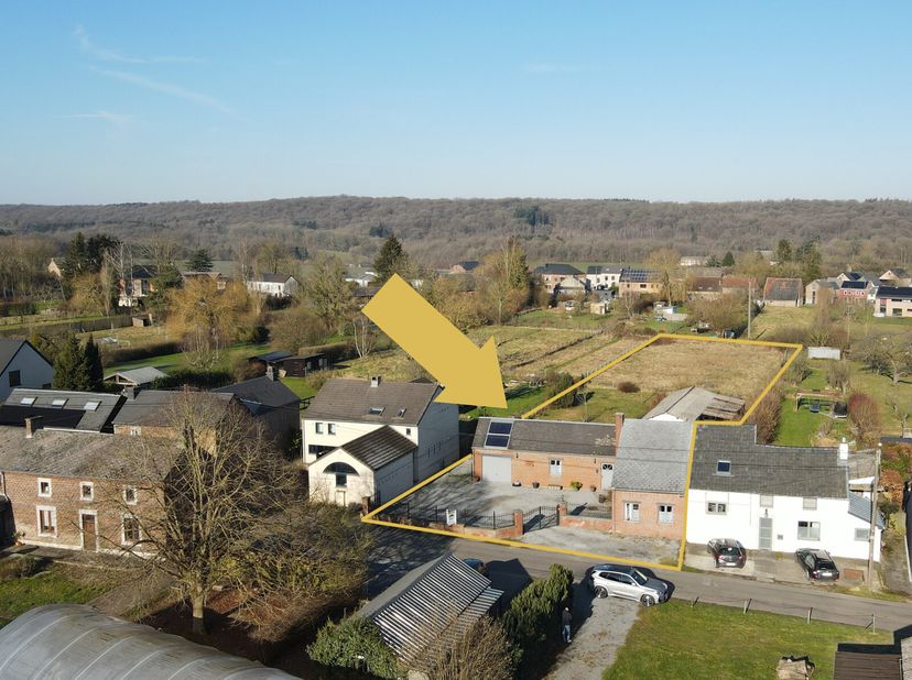 À découvrir sans tarder ! Cette maison 3 façades est idéalement située dans un quartier résidentiel de Faulx-les-Tombes (Commune de Gesves), à proximi