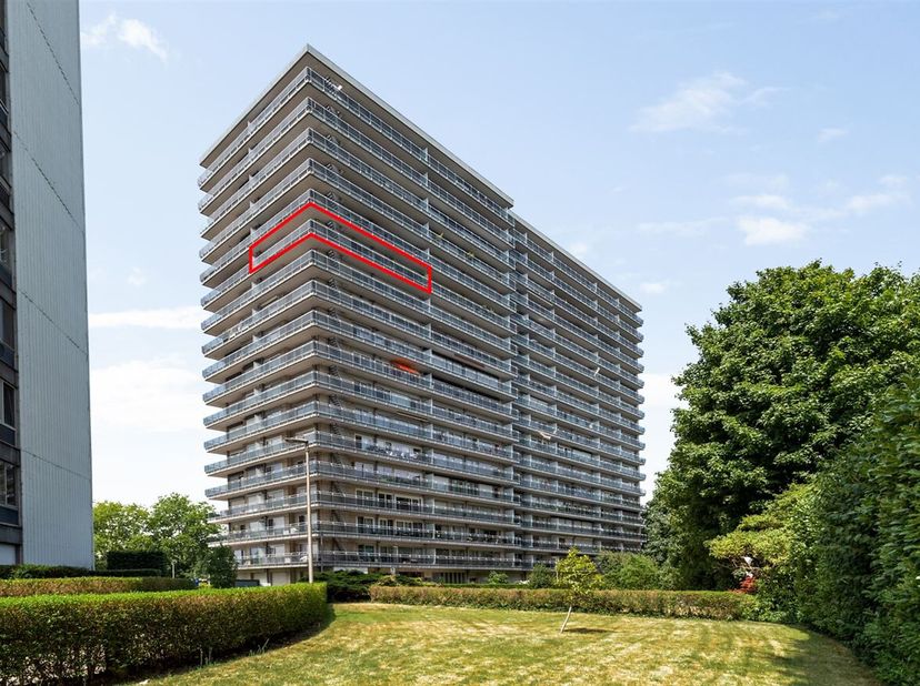 3-Slaapkamer appartement met hoekterras en garage&lt;br /&gt;
Ligging: Turnhoutsebaan 459 ligt op een levendige en goed bereikbare locatie, met diverse wink
