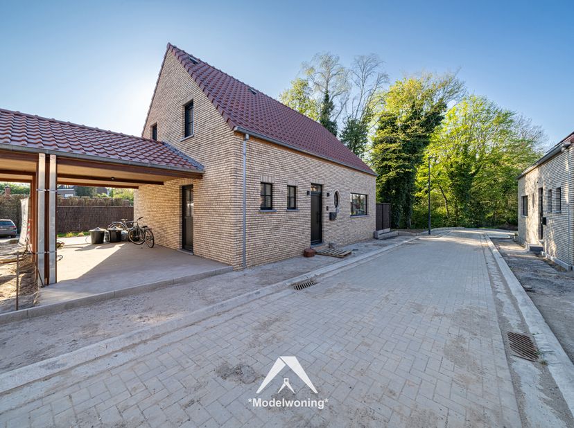LAATSTE KANS! Instapklare BEN-woning in hartje Zwevegem  volledig afgewerkt &amp; onmiddellijk beschikbaar!&lt;br /&gt;
Aan  Deerlijkstraat 125 in Zwevegem  vin