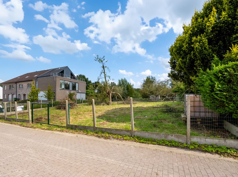 Situation tranquille Terrains à bâtir HOB dans cul-de-sac&lt;br /&gt;
Pour plus d&#039;info appelez Laurens Appelmans 0472/12.50.10&lt;br /&gt;
Ces terrains à bâtir so