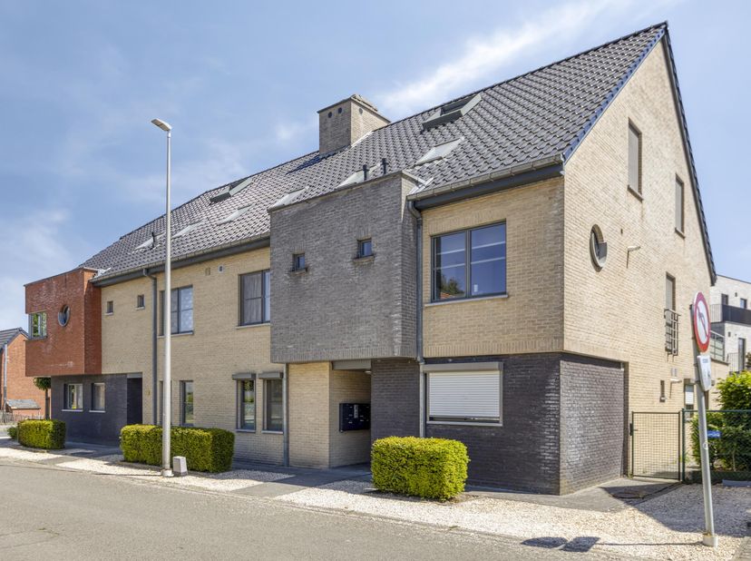 &lt;br /&gt;
**Appartement te Huur: Luxueus en Onderhoudsvriendelijk**&lt;br /&gt;
&lt;br /&gt;
Beschikbaar vanaf oktober, dit prachtige gelijkvloers appartement van 85