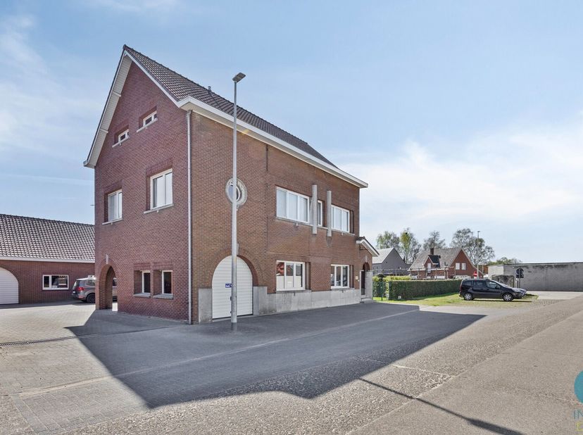 Zeer ruime vrijstaande woning met veel mogelijkheden!&lt;br /&gt;
Bent u op zoek naar een ruime woning met tal van mogelijkheden? Deze prachtige open bebouw