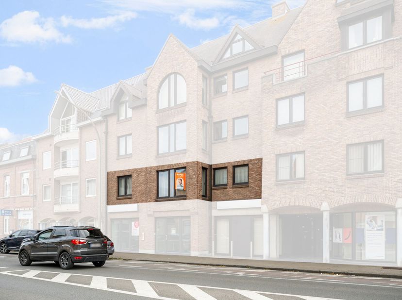 Dit wel gelegen en goed onderhouden appartement met ruim terras wordt u te koop aangeboden in centrum Ieper vlakbij alle voorzieningen.&lt;br /&gt;
Het appa