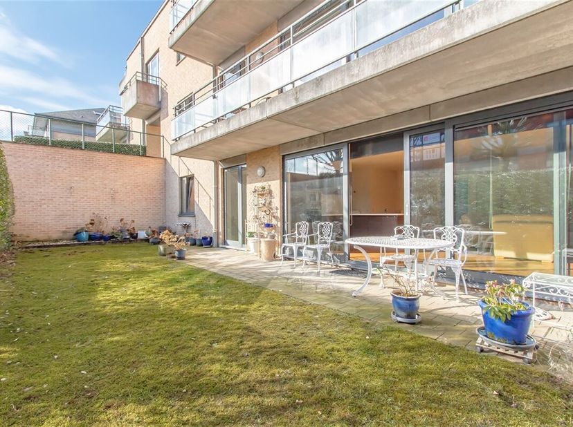 Waterloo CENTRUM, prachtig 2-slaapkamerappartement met tuin van 95m² + 17m² terras en privétuin, gelegen in een rustige, luxe wijk dicht bij alle voor