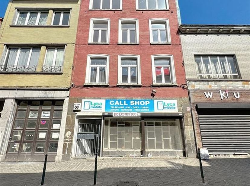 Quartier Bockstael - A proximité immédiate de toutes les commodités - Immeuble de rapport 3 unités de logement + rdc commercial idéal pour un investis