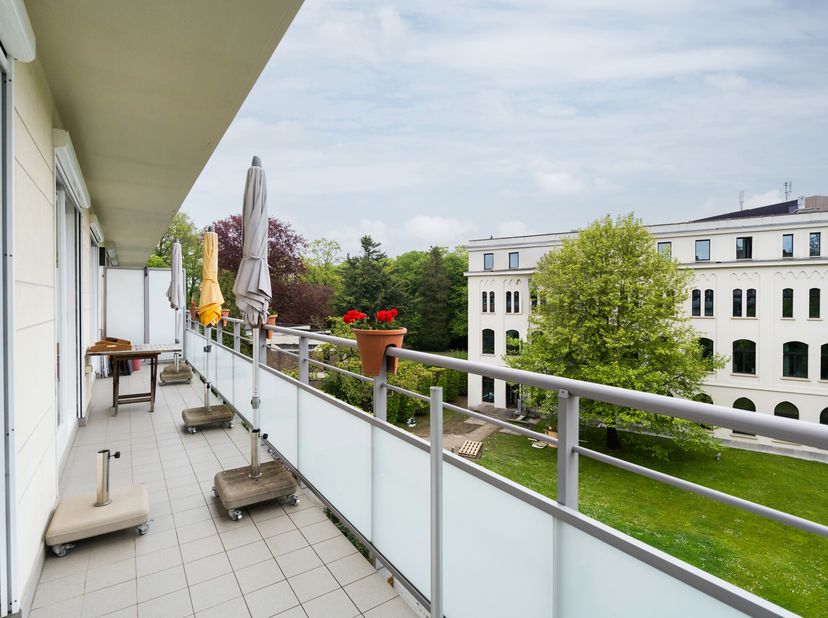 WOLUWE SAINT PIERRE, à deux pas du Parc de Woluwe et de Montgomery, des transports et des commerces, Bel APPARTEMENT (3ch/1sdb) de 142m² entièrement r