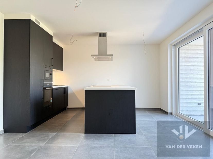 Dit appartement is onmiddellijk beschikbaar!&lt;br /&gt;
Vaste maandelijkse kosten: € 75,00 per maand &lt;br /&gt;
Maandelijks forfait voor energetische investeri