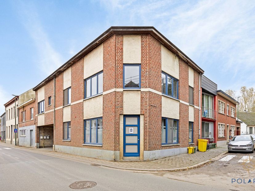 Au cur du charmant Lubbeek, vous trouverez cet appartement spacieux et lumineux.&lt;br /&gt;
Situé à proximité de toutes les commodités ; les transports en