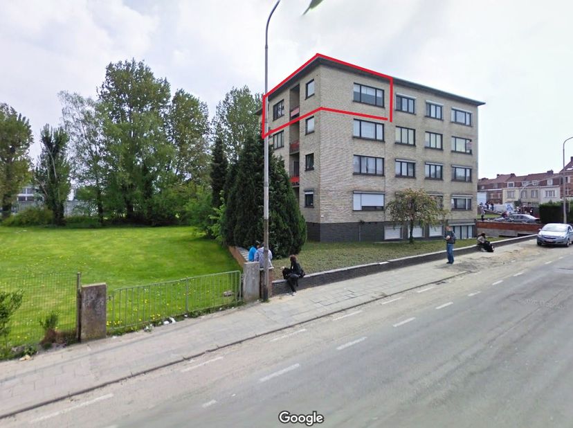 Instapklaar 2-slaapkamerappartement te huur gelegen op een centrale ligging in het stadscentrum van Kortrijk.&lt;br /&gt;
Ligt dichtbij de opritten naar de