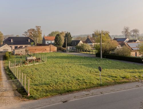                                         Bouwgrond te koop in Berchem, € 235.000
