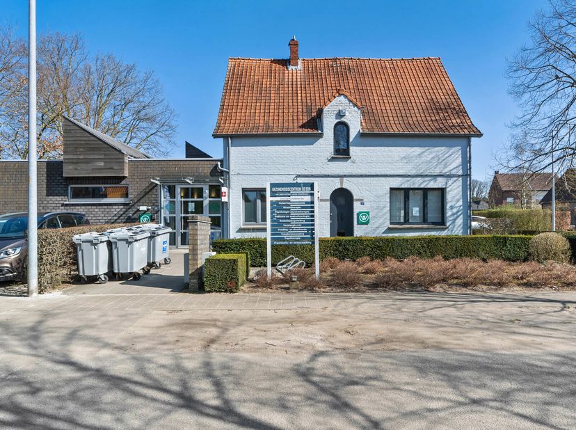 Bien professionnel à vendre
                    à 2200 Herentals