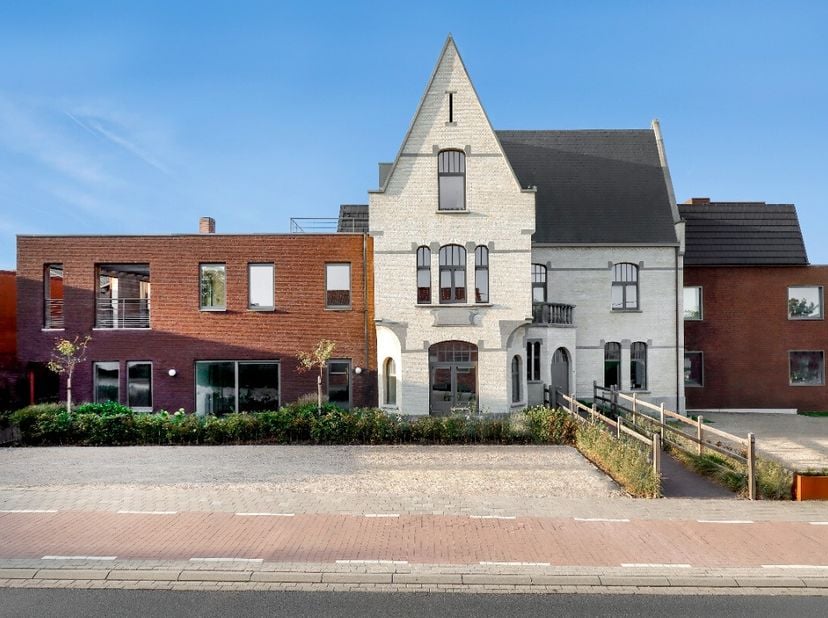 [[ DIT PAND NEEMT DEEL AAN DE ERA OPEN HUIZEN DAG OP 15/3 VAN 9:30 TOT 10:30 ]] Residentieel nieuwbouwappartement met ruime slaapkamer. Het appartemen