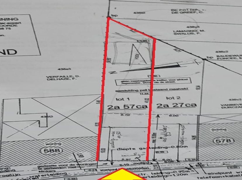 Situé dans une agréable rue résidentielle, terrain à vendre de +/- 257 m² avec une Largeur de +/- 5,90 m sur une profondeur de +/- 40 m.Permis de loti
