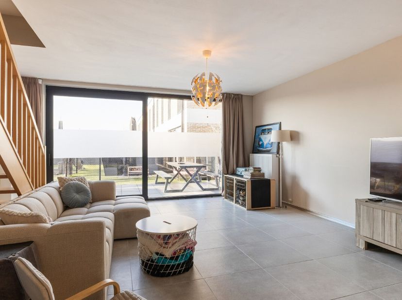 La Panne / Adinkerke : Maison prête à emménager et économe en énergie avec grand garage à vendre à Adinkerke ! Cette maison récente et économe en éner