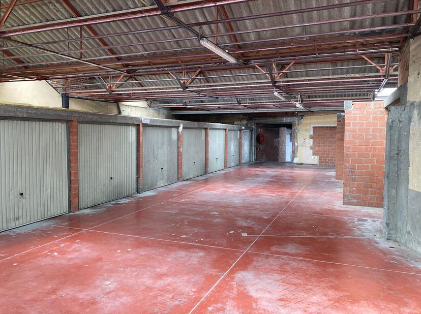 Garage te koop
                    in 7000 Mons