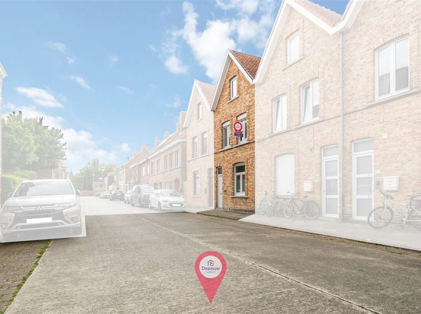 Deze gezellige woning is gelegen in een uiterst rustige straat in Assebroek, op wandelafstand van centrum Brugge. Een strategische ligging met een vlo