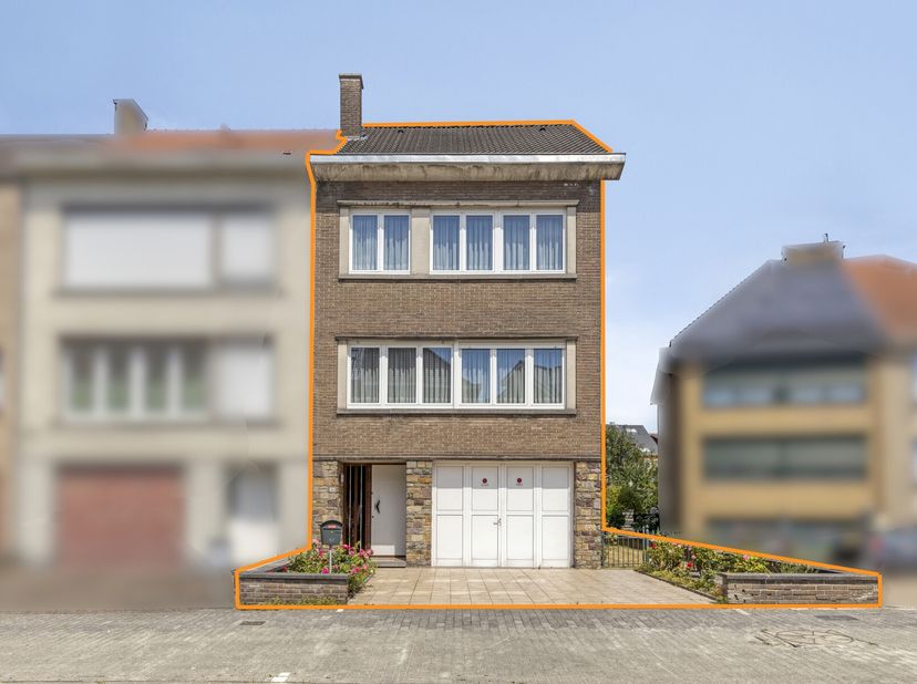 Te moderniseren bel-étage gelegen in een rustige en verkeersluwe buurt te Strombeek-Bever. De woning bevindt zich in dichte nabijheid van winkels/ware