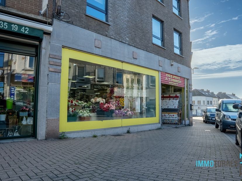 Bedrijfsvastgoed te koop
                    in 6040 Jumet