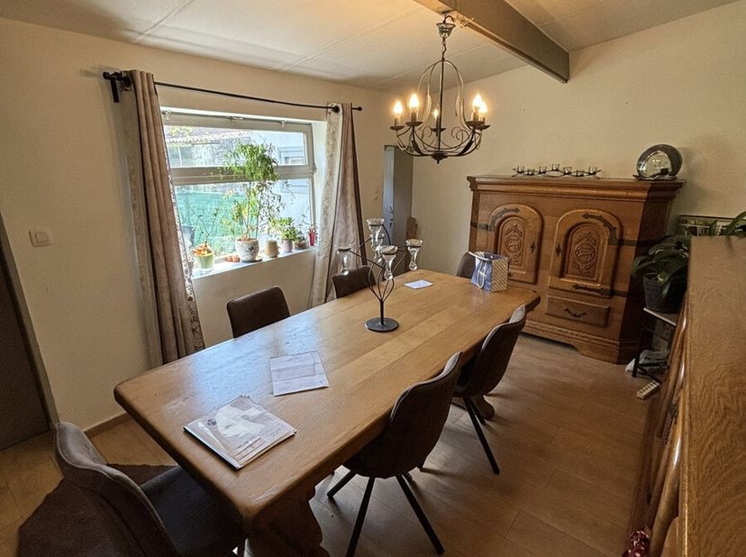 Belle maison de plain-pied 1 chambre avec jardin !&lt;br /&gt;
Située à la Rue Fontaine des malades, 37A à Ransart, cette maison offre un cadre de vie proch