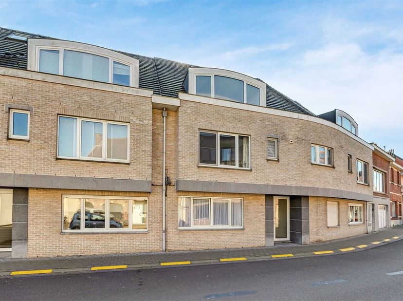 Spacieux appartement en duplex de 120m² avec grande terrasse de 40m² à Schoten&lt;br /&gt;
Vivre avec style, avec de l&#039;espace et de la lumière dans un empla