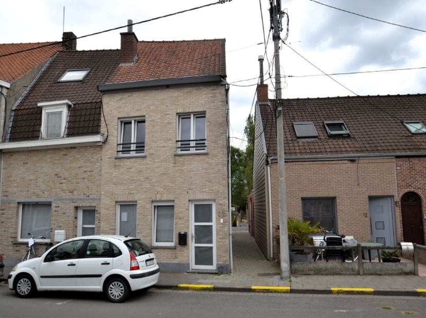 Te renoveren woning in het centrum van Harelbeke.&lt;br /&gt;
In het centrum van Harelbeke vinden wij deze verder te renoveren woning (de elektriciteit is g