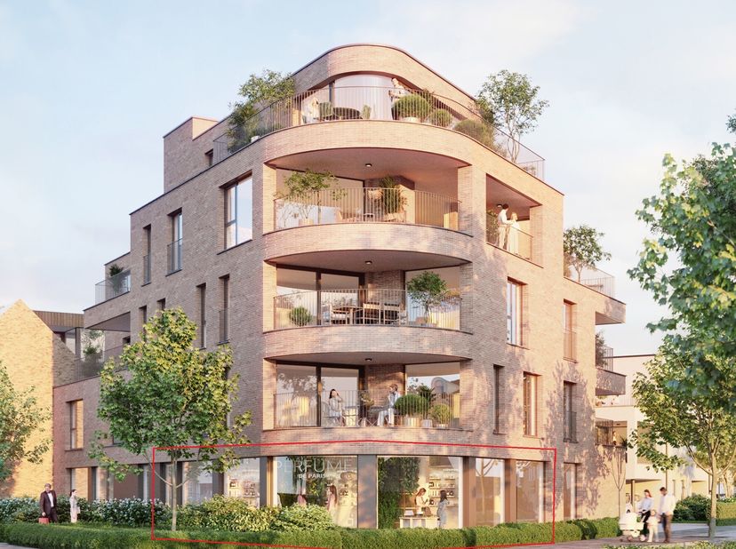 Casco handelsruimte van 166m² op een toplocatie in het centrum van Ravels. Uitstekende zichtbaarheid én bereikbaarheid dankzij de ligging op de hoek v