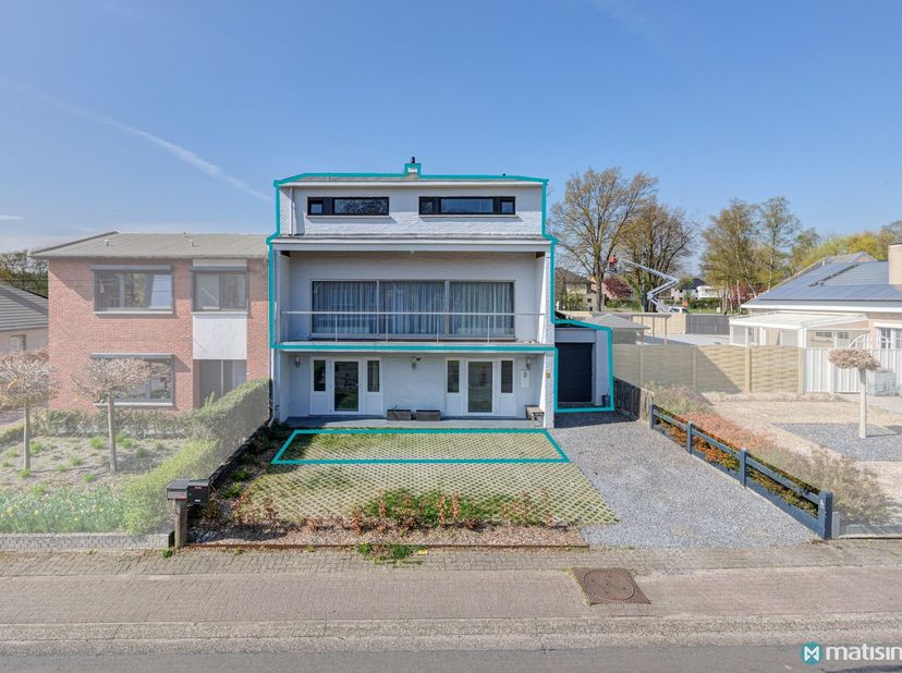 Appartement à vendre
                    à 3665 As