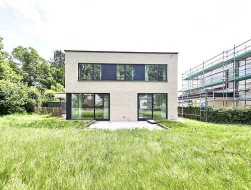                                         Maison à louer à Uccle, € 4.100
