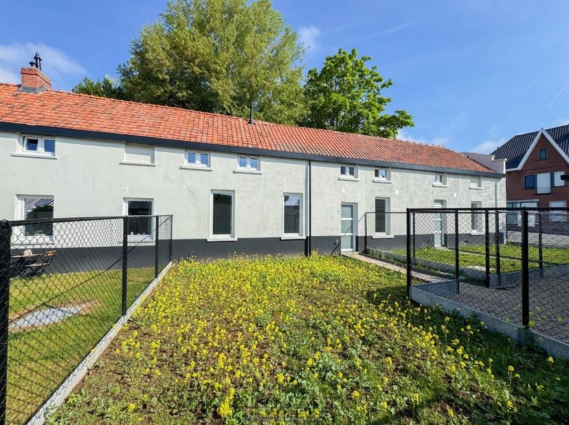 Maison à louer
                    à 9600 Renaix
