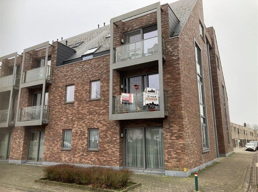 Bezoeken kunnen niet telefonisch ingepland worden, huurprofiel is verplicht:&lt;br /&gt;
Klik op BEZOEK AANVRAGEN op onze website (www.immo-zone.be), maak e