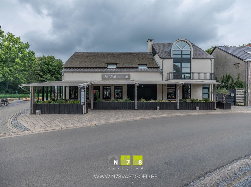 Bien professionnel à vendre
                    à 3920 Lommel