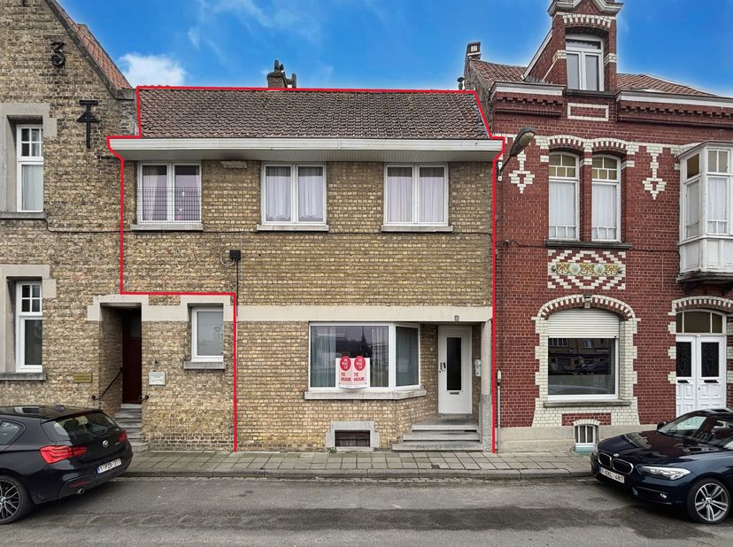 Cette charmante maison mitoyenne (117 m²) avec 2 chambres et un agréable jardin de ville est à louer dans la Sasstraat à Furnes. Située au cur de la v