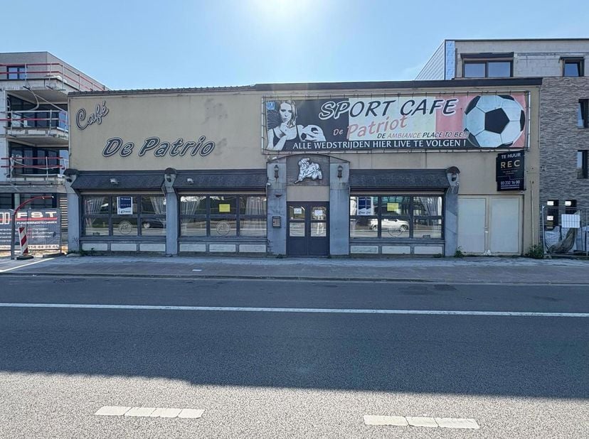 Bien professionnel à louer
                    à 2240 Zandhoven