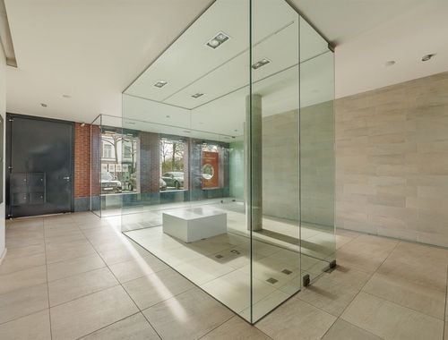                                         Bâtiment commercial à louer à Hoogstraten, € 4.800
