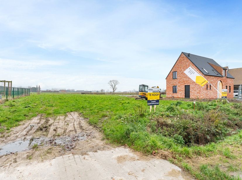 BOUWGROND ZONDER BOUWVERPLICHTING.Een unieke kans om uw droomwoning te bouwen in een oase van rust! Geen bouwverplichting: u bouwt op uw eigen tempo.I