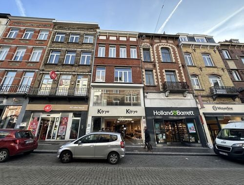                                         Bureaux à louer à Etterbeek, € 1.250
