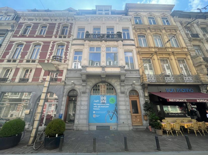 Gelieve uw bezoek aan te vragen via https://www.immodavinci.be/nl/te-huur&lt;br /&gt;
Bent u op zoek naar een commerciële ruimte op een absolute A-locatie i