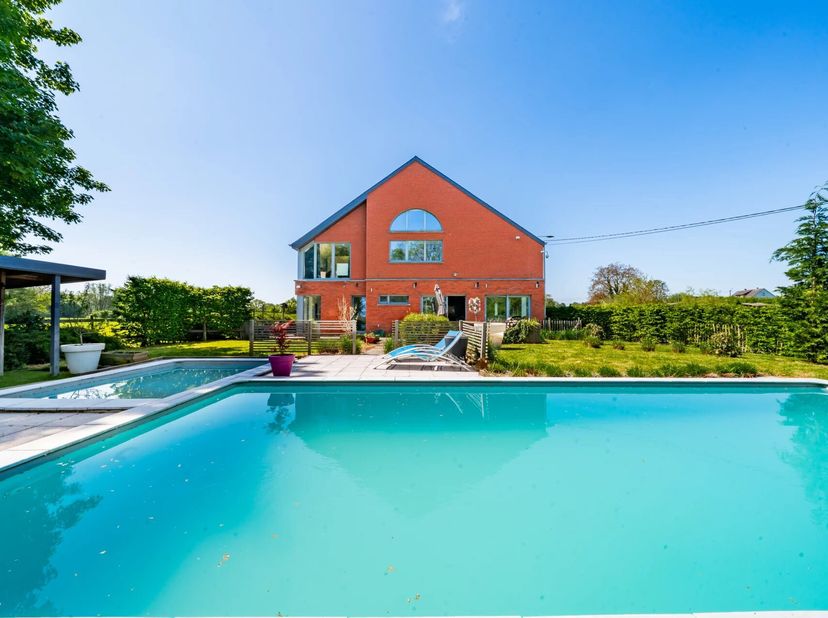 https://www.youtube.com/watch?v=0iUyLWbVeoU&lt;br /&gt;
A Cortil-Wodon, commune de Fernelmont, découvrez cette superbe maison d&#039;architecte aux volumes impre