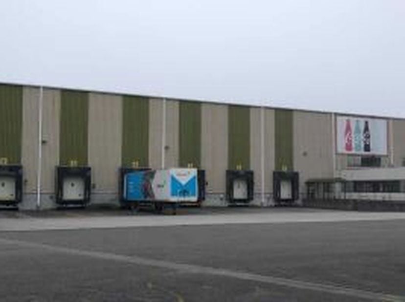 Logistiek magazijn met laadkades, kantoren en een parking voor maar liefst 160voertuigen gelegen naast de A12 in Londerzeel. &lt;br /&gt;
&lt;br /&gt;
 Dankzij de
