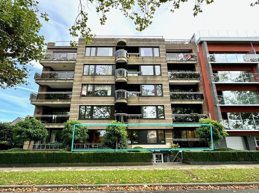 Bien professionnel à vendre
                    à 8000 Brugge