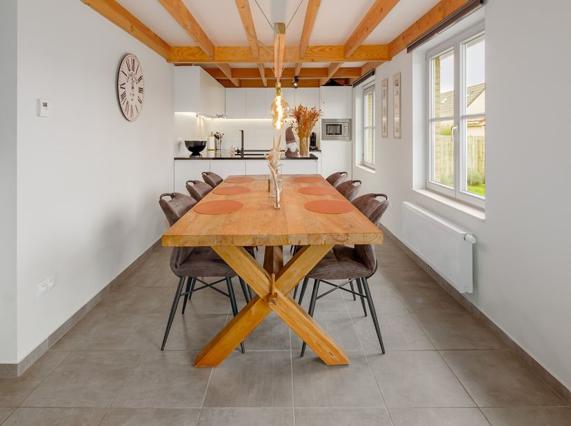 Middelkerke : maison de vacances récente avec emplacement privé.Cette maison est en excellent état et offre tout le confort nécessaire à une famille.
