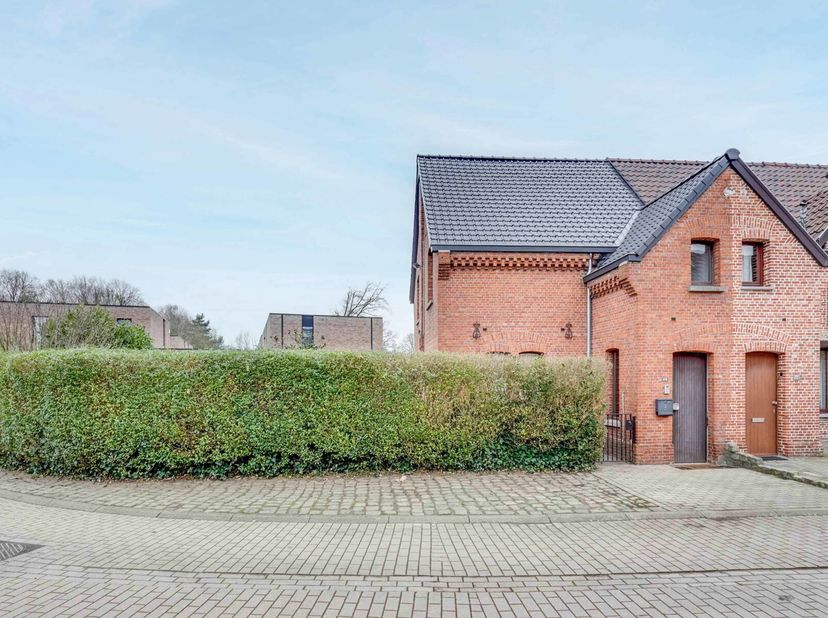 Ben je opzoek naar een gerenoveerde starterswoning in Houthalen?&lt;br /&gt;
Dan is deze woning iets voor jou!&lt;br /&gt;
Deze woning maakt deel uit van de rijke