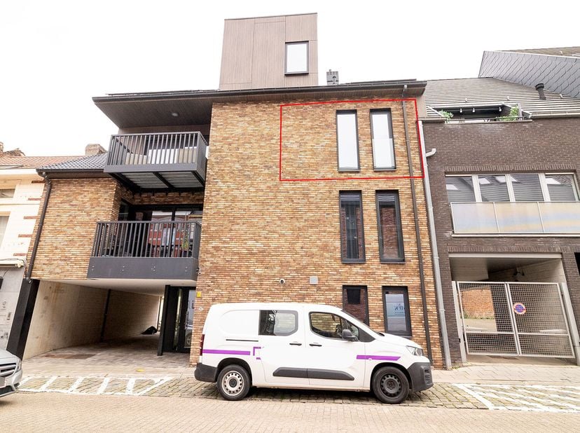 APPARTEMENT IN CENTRUM &lt;br /&gt;
 &lt;br /&gt;
Op zoek naar een centraal gelegen appartement dat u volledig naar eigen smaak kan afwerken? Dit appartement bevi